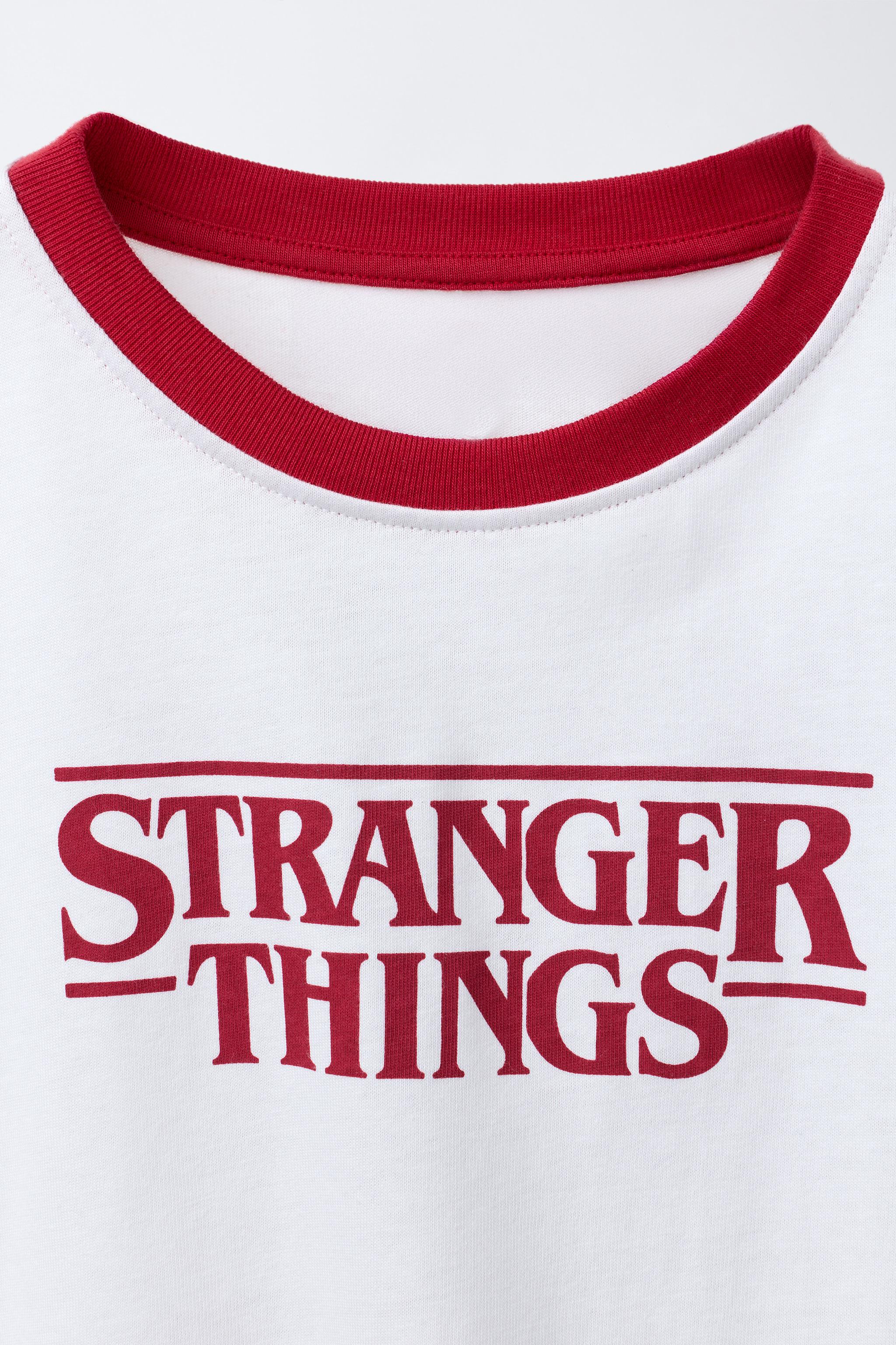STRANGER THINGS © NETFLIX CONTRAST COLLAR T-SHIRT